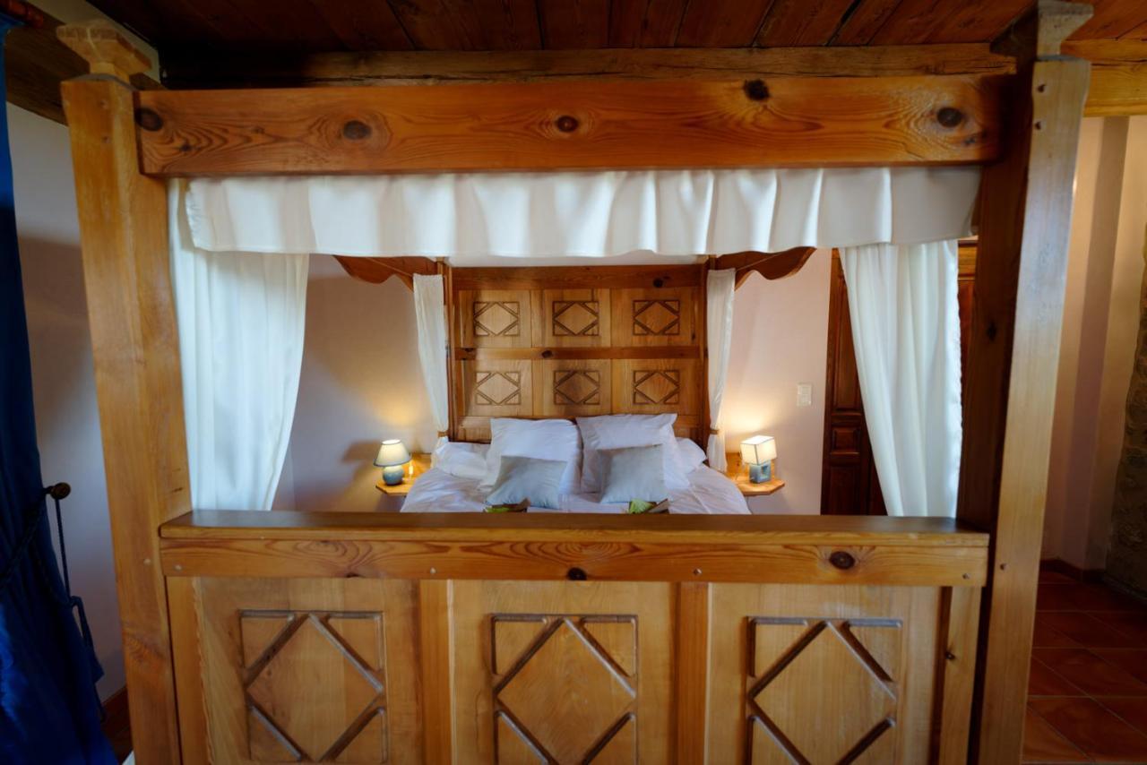 Le Petit Chateau Du Villard Le Malzieu-Forain Kültér fotó
